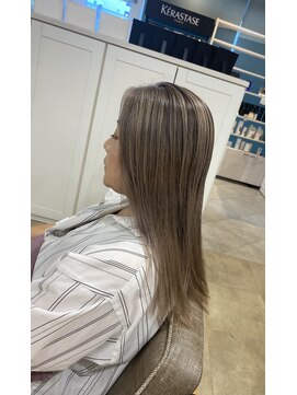 アンジュベイナハ (Ange Bay NAHA) ロング×シャドールーツ