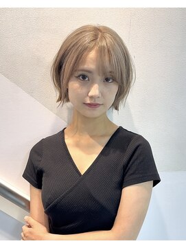 トニーアンドガイ 青山店(TONI & GUY) ボブレイヤー　ハッシュボブ　ミルクティーベージュ　艶カラー