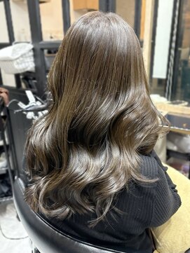 ディーエックス ウエスト(Dxxxx WEST) オリーブベージュ［韓国/顔周りカット/イルミナカラー］