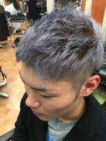 カルフール ロコ 草加西口店(Carrefour LOCO) ~爽やかアップバングショート~【プラチナブルーアッシュ】