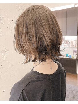 ティーシェル(TIECHEL) 小顔イメチェン、ラベンダーグレージュカラーくびれレイヤーボブ