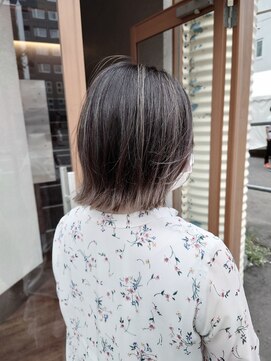 シザーズ(scissors) 切りっぱなし&グレージュデザインカラー