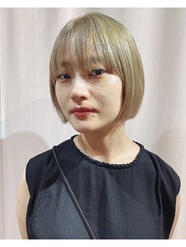 ウメヤ(UMEYA) ホワイトカーキ　コンパクトショート　ミニボブ