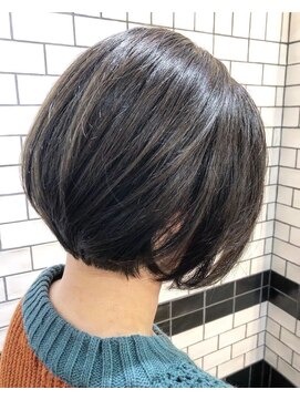 エルト 河原町(elto) 30代・40代大人可愛い小顔ワンサイドショートボブ丸み前下がり