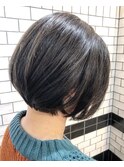 30代・40代大人可愛い小顔ワンサイドショートボブ丸み前下がり