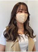 インナーカラーミルクティーベージュシルバーイヤリングカラー
