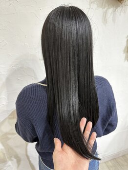 アミュー(amiu)の写真/【美髪縮毛矯正で毎日ストレスのないあつかいやすいサラツヤ髪に】ご自身でかわかした時に感動の質感を…♪