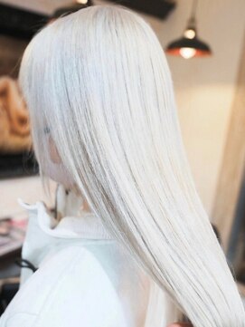 ロサ ファイブヘアー(Rosa..5Hair) ホワイトブロンズ