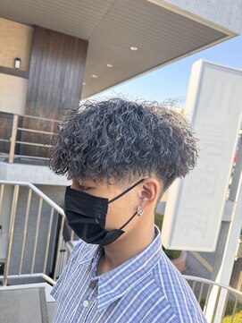 アイズ 海老名(AIZU) ツイストスパイラルパーマ メンズカット ツイストパーマ 眉毛