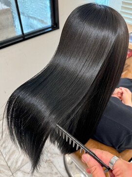 アテナ(ATENA) 髪質改善ストレート、乾かすだけでまとまる【中嶋翔也】