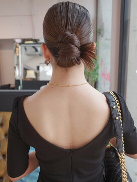 モアナサーフライダー(Moana surfrider) 【kawase_mai】大人可愛い10代20代30代40代　タイトカチモリヘア