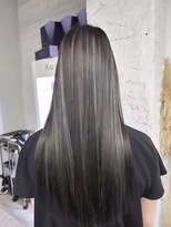 リア(riah) ハイライトダブルカラーレイヤーカット韓国ヘア