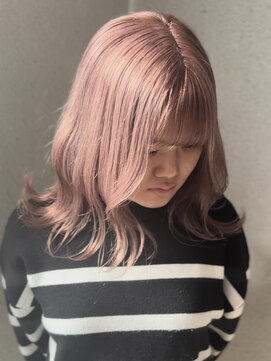 マーシュ(marshu) くすみピンクの透けカールミディ