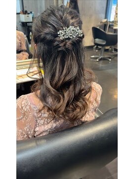 ヘア フラッグ 西葛西店(hair flag) 特別な日を彩る上品ハーフアップアレンジ