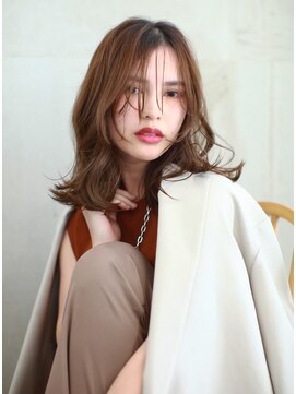 シズク(sizuk) くびれ外はねヘア