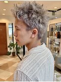 ハイトーンホワイトベージュスパイキーショート