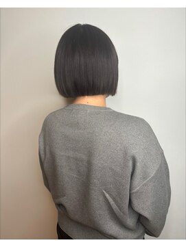 品よくまとまる、美フォルムボブ小顔