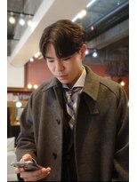 エディ(Edy)&nbsp;センターパートニュアンスパーマフェザーパーマミドルパート韓国