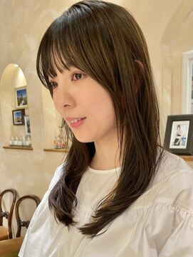オアシスアヴェダ ザ・ペニンシュラ東京(OASIS AVEDA) ロング・暗髪ロング・オリーブカラー・銀座日比谷有楽町20代30代