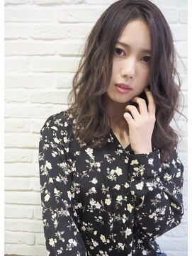 フチュール(Futur) 【Futur】グレージュ×波ウェーブ