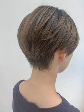 テトヘアー(teto hair) short (ハンサムショート、グレージュ、ソフトツーブロック)