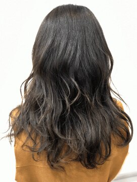 ミーティア バイ クアトロ(Meteor By QUATRO) 透明感グレージュ