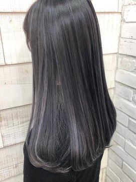 キラ 渋谷(KILLA) 黒髪→ハイライトでホワイトアッシュ/エアリーミディ【KILLA】