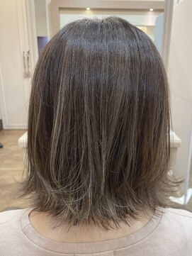 アルターリール(aL ter Rire) アッシュベージュ/白髪ぼかしハイライト/中村郁未