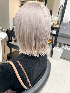 ヒビヲ(HIBIO) ダブルカラーベージュカラーハイトーンカラーケアブリーチボブ