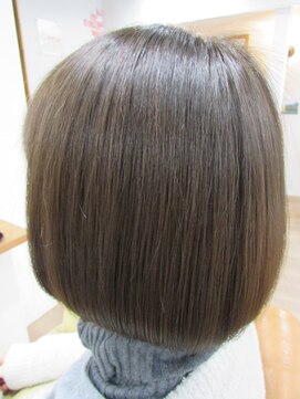 バース(BIRTH) ツヤ髪ボブスタイル×髪質改善ケアカラー