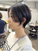 前髪長めショートヘア　くびれショート　ショートヘア　奈良県