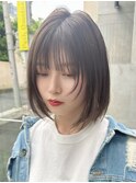 大人かわいいワンレンボブ　シースルーバング　スモークベージュ