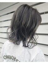 イェッカ(YECCA)&nbsp;ハイライト＋オリーブグレー