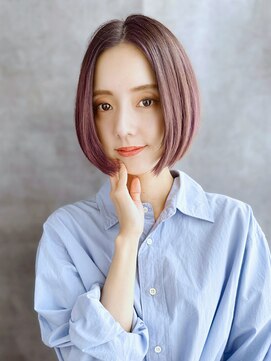 ローブ(L'Aube) 大人女性らしい柔らかい雰囲気の丸みあるツヤボブ