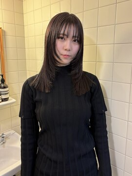 レジーロ (Regilo) セミロング/顔まわりレイヤー