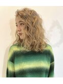 ナチュラルベージュ