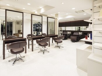 タヤ 経堂店(TAYA)の写真/《上質な空間で優雅なひと時を過ごせるサロン》大人女性向けの上質なメニューを豊富にご用意/経堂徒歩3分