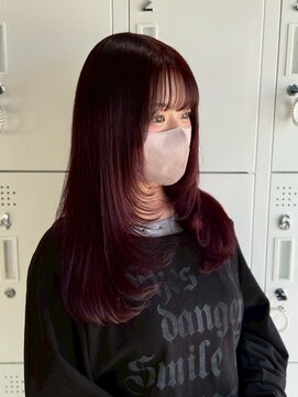 セブンルックスクレオ(7LOOKS creo) レッドカラー × レイヤーカット