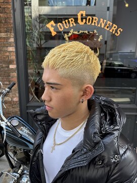 フォーコーナーズ(Four Corners) クロップ/金髪／ブロンド/USヘア