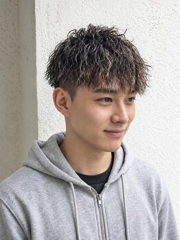 ザビーアールクラブ 大和八木(The BR Club)の写真/【平日21時まで/駐車場有】<大人men’sの身だしなみ>眉毛×メンズカット×メンズパーマで清潔感を底上げ