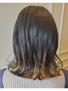 エミュー ラ ピエス(emu la piece) 外ハネ/くびれミディ/ 艶感/うる艶髪/フレンチガーリー