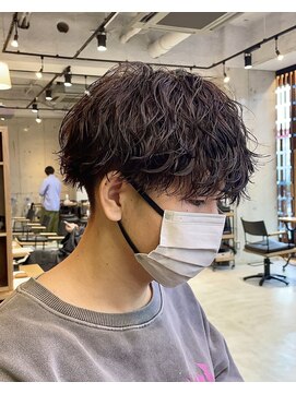 ロロネー 池田(Lolonois) 波巻きスパイラルツーブロックマッシュツイストメンズヘア