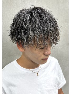ダズルヘアーエイチ(DAZZLE hair H) 尾崎指名/ホワイトメッシュ×ツイストスパイラルパーマ