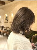ラベンダーグレージュ ぱつっとミディアム レイヤーカット外ハネ