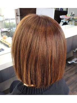 エノモト(ENOMOTO) ピレンジミディアムボブ白髪ぼかしハイライト