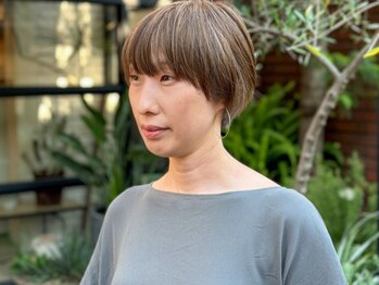 ディシィ(d'ici)の写真/月1の白髪染めはd'iciで◎自然な仕上がりのグレイカラーは、オシャレも楽しめると大人気！