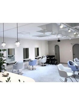 シンプルだけど落ち着いた大人の空間。ゆったりとした上質なSALONTIMEを…◇経験豊富なスタイリスト在籍♪