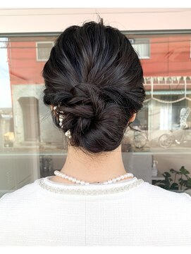 リラヘアー(Rela hair) シニヨンスタイル