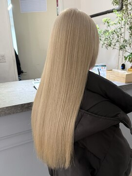 アルトラ(ALTLA) ホワイトブロンドベージュ