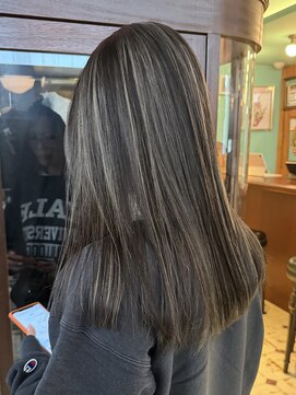 スリー(three) ハイライトカラー